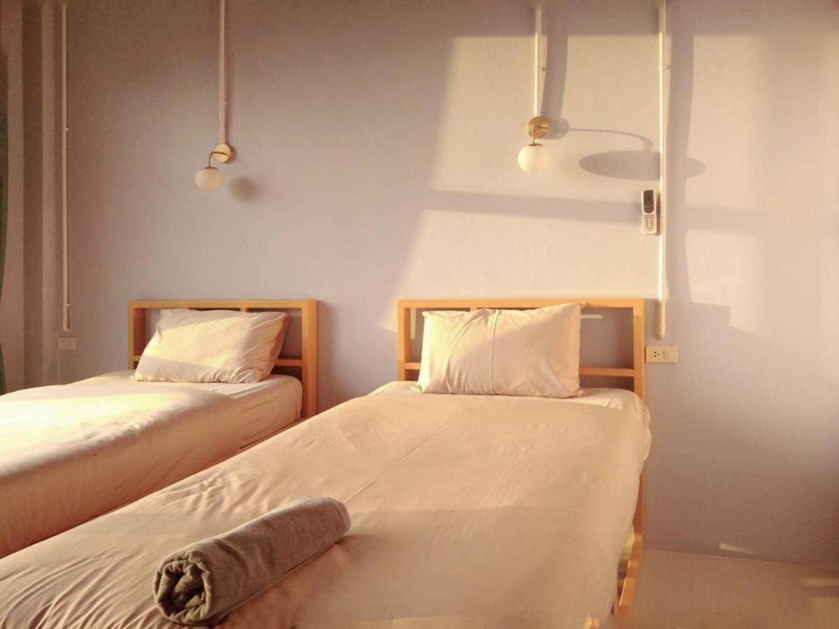 Alley51 Hotel Surat Thani Esterno foto