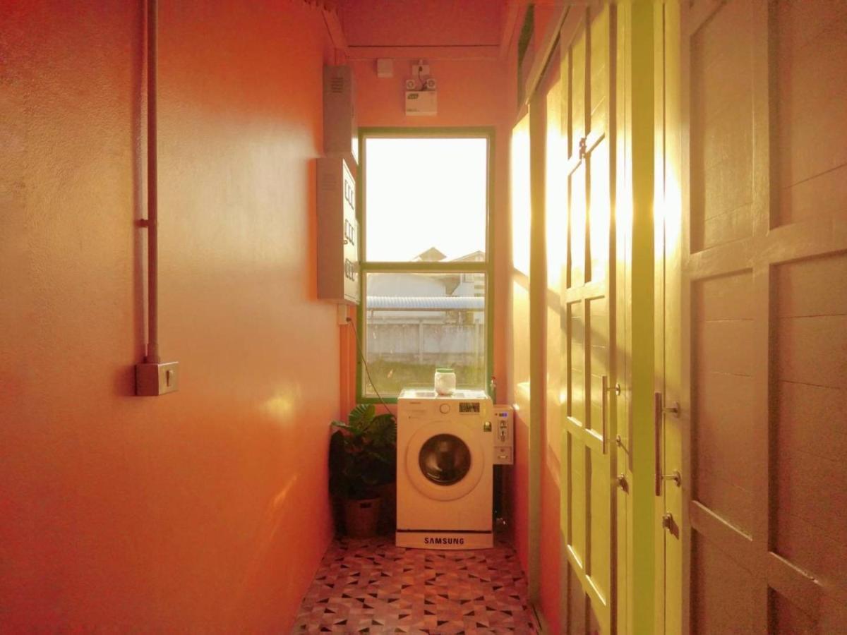 Alley51 Hotel Surat Thani Esterno foto